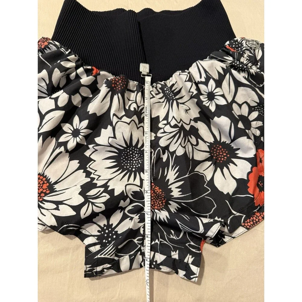 Free People Movement Women's Carpe Diem Size Small Tuxedo Floral Shorts